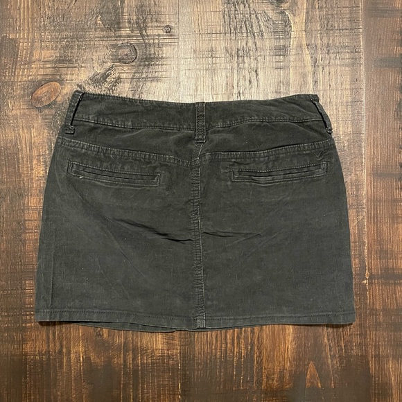 American Eagle Outfitters - Black Stretch Corduroy skirt, Size 0, never worn - Picture 2 of 3
